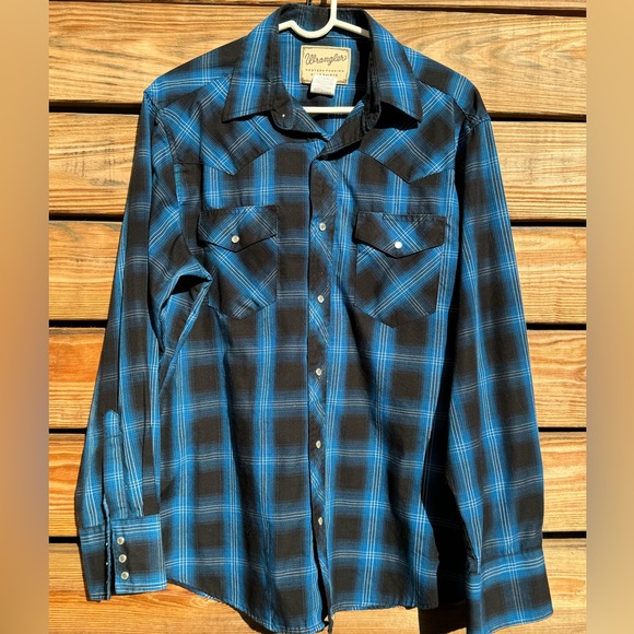 Wrangler Pearl snap Western style Plaid Long sleeve shirt - Picture 2 of 6